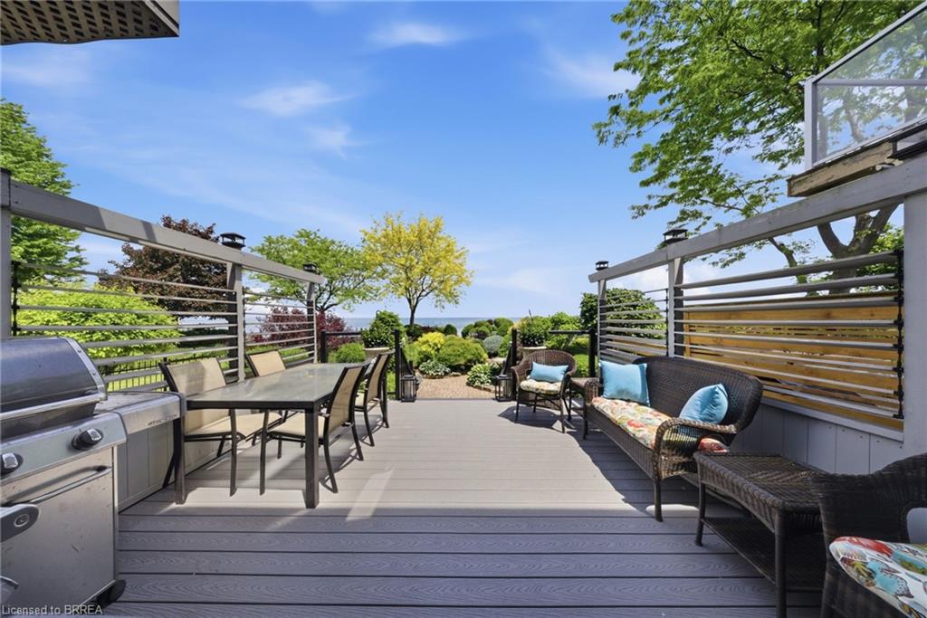 23 Edgewater Drive