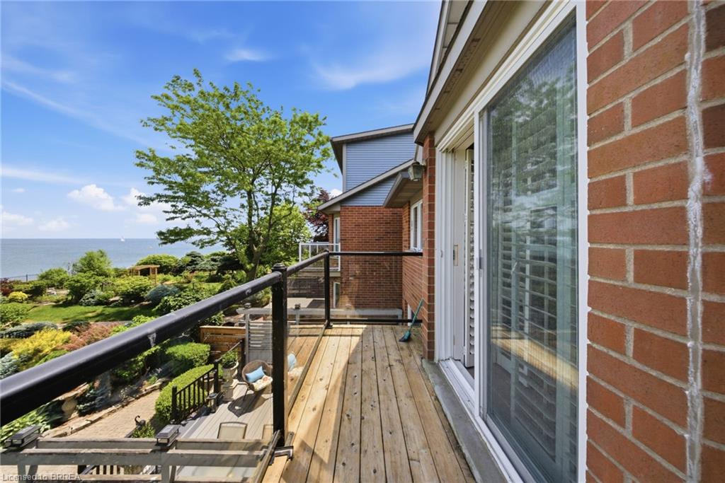 23 Edgewater Drive
