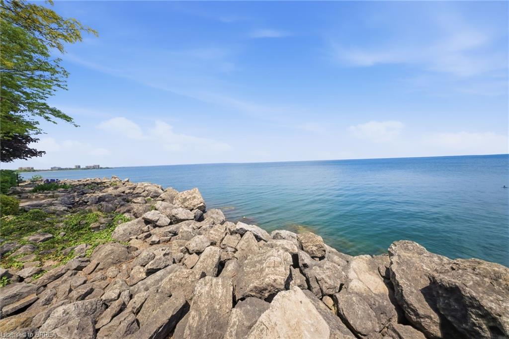 23 Edgewater Drive