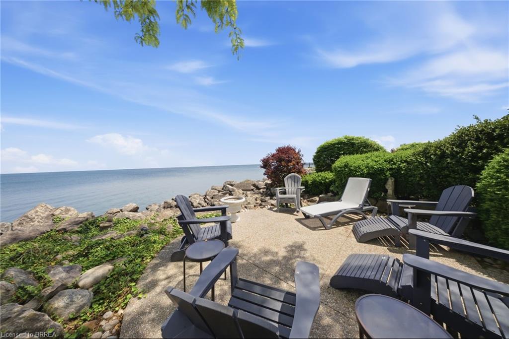 23 Edgewater Drive