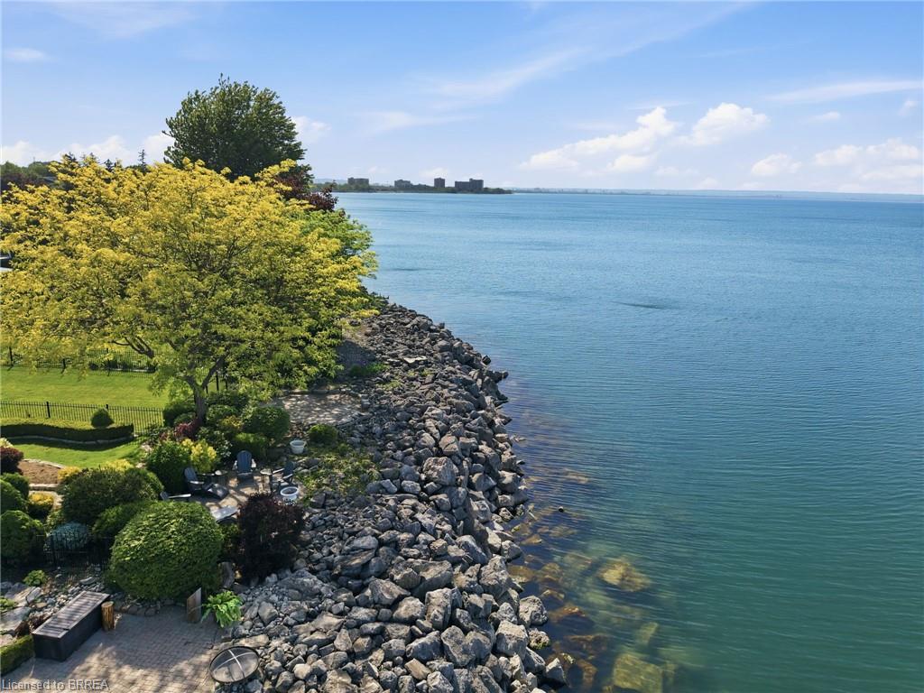 23 Edgewater Drive