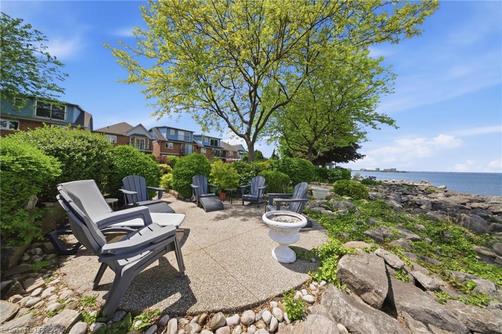 23 Edgewater Drive