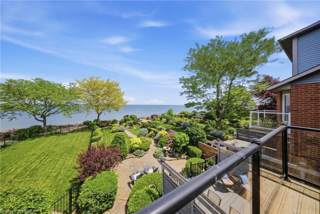 23 Edgewater Drive