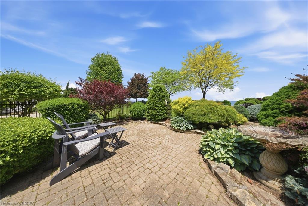 23 Edgewater Drive