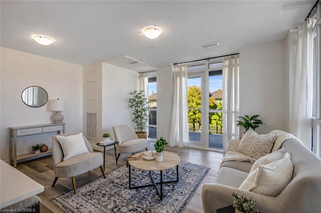 212-461 Green Road Unit: 212