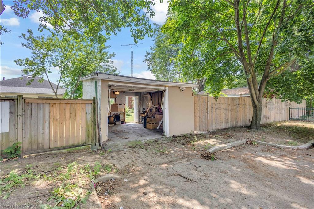 15 Salisbury Avenue