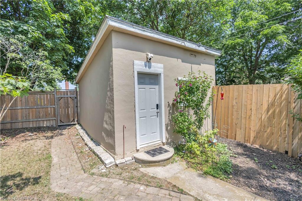 15 Salisbury Avenue