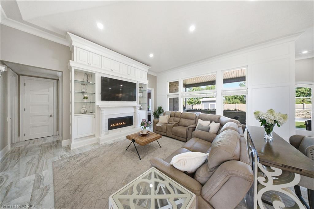 18 Harper Boulevard