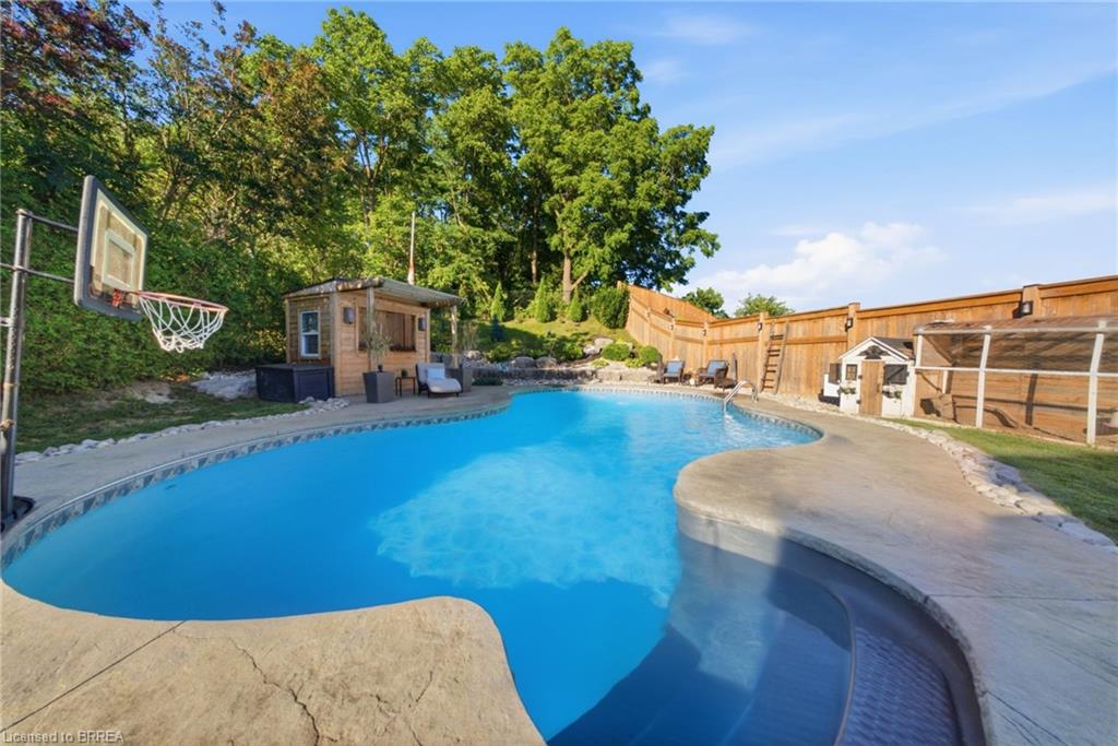 75 Hunter Way