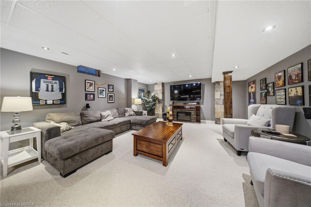 75 Hunter Way