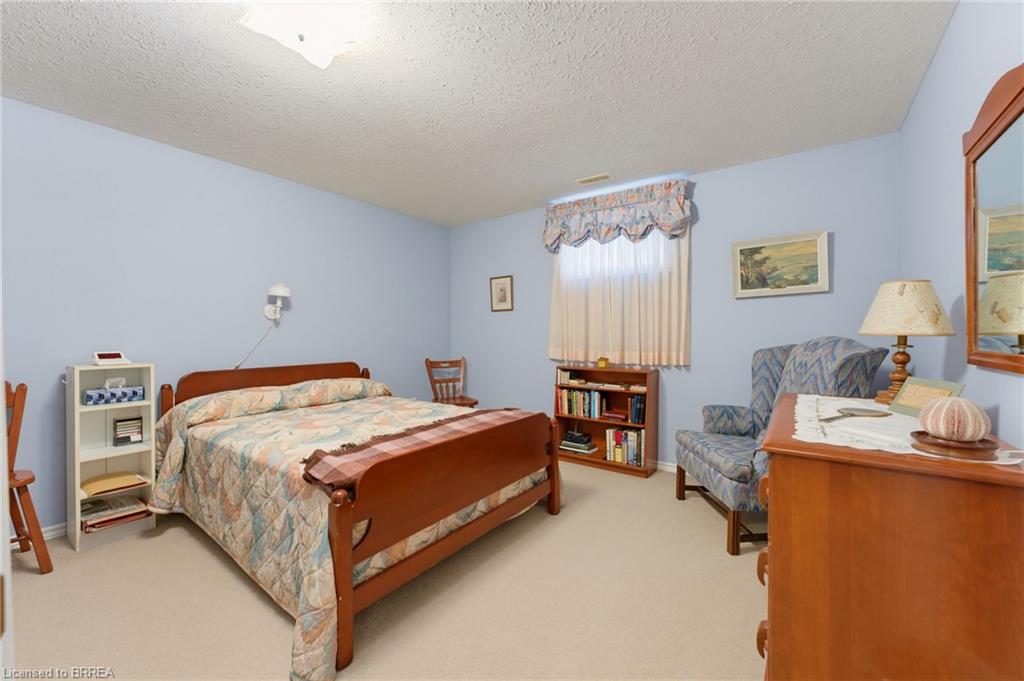 9-73 Morton Avenue W Unit: 9