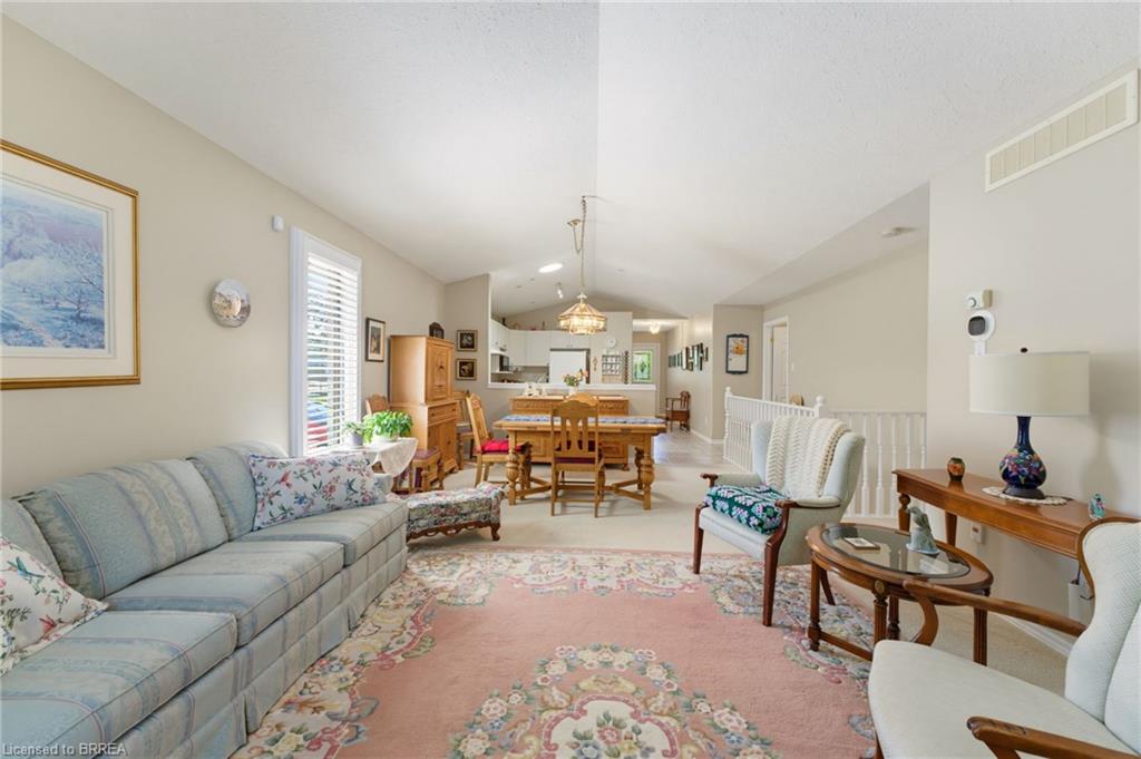 9-73 Morton Avenue W Unit: 9