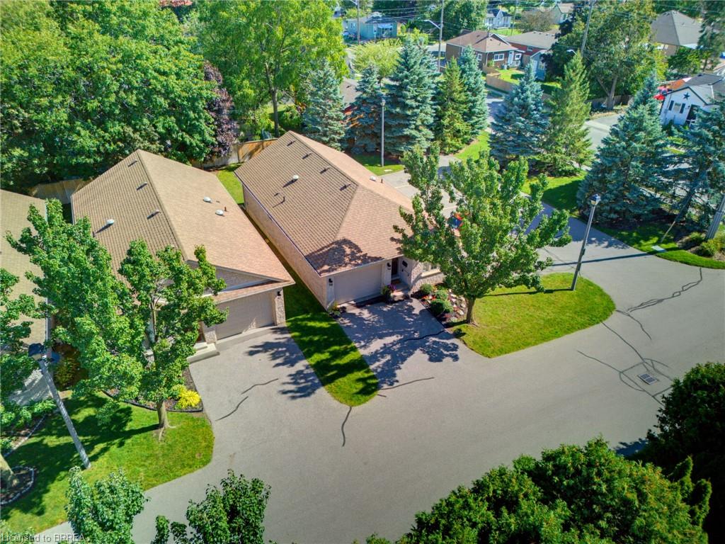 9-73 Morton Avenue W Unit: 9