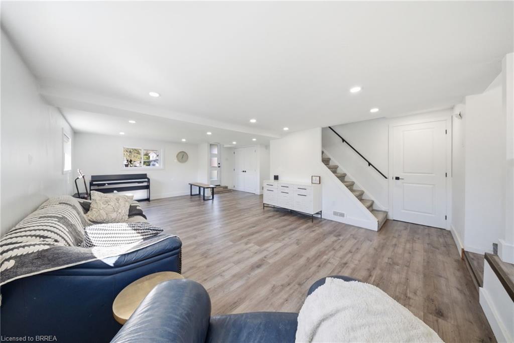 2500 Pinegrove Road