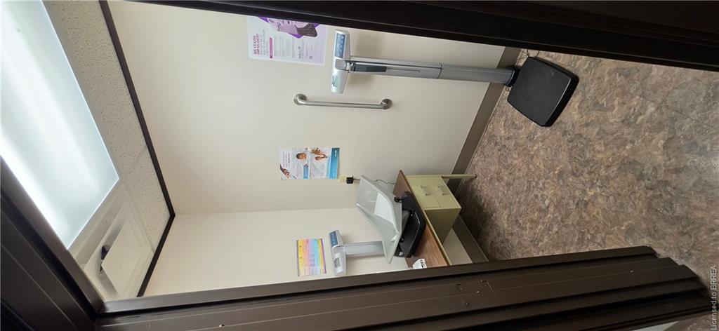 205-222 Fairview Drive Unit: 205