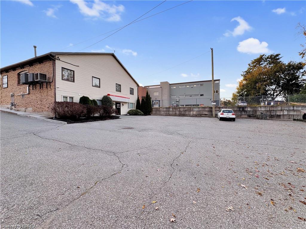 1005-80 Brant Avenue Unit: 1005