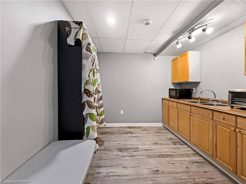 1005-80 Brant Avenue Unit: 1005