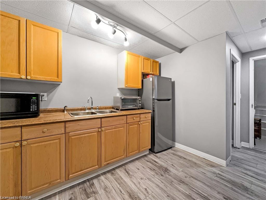 1005-80 Brant Avenue Unit: 1005