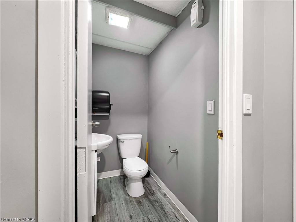 1005-80 Brant Avenue Unit: 1005