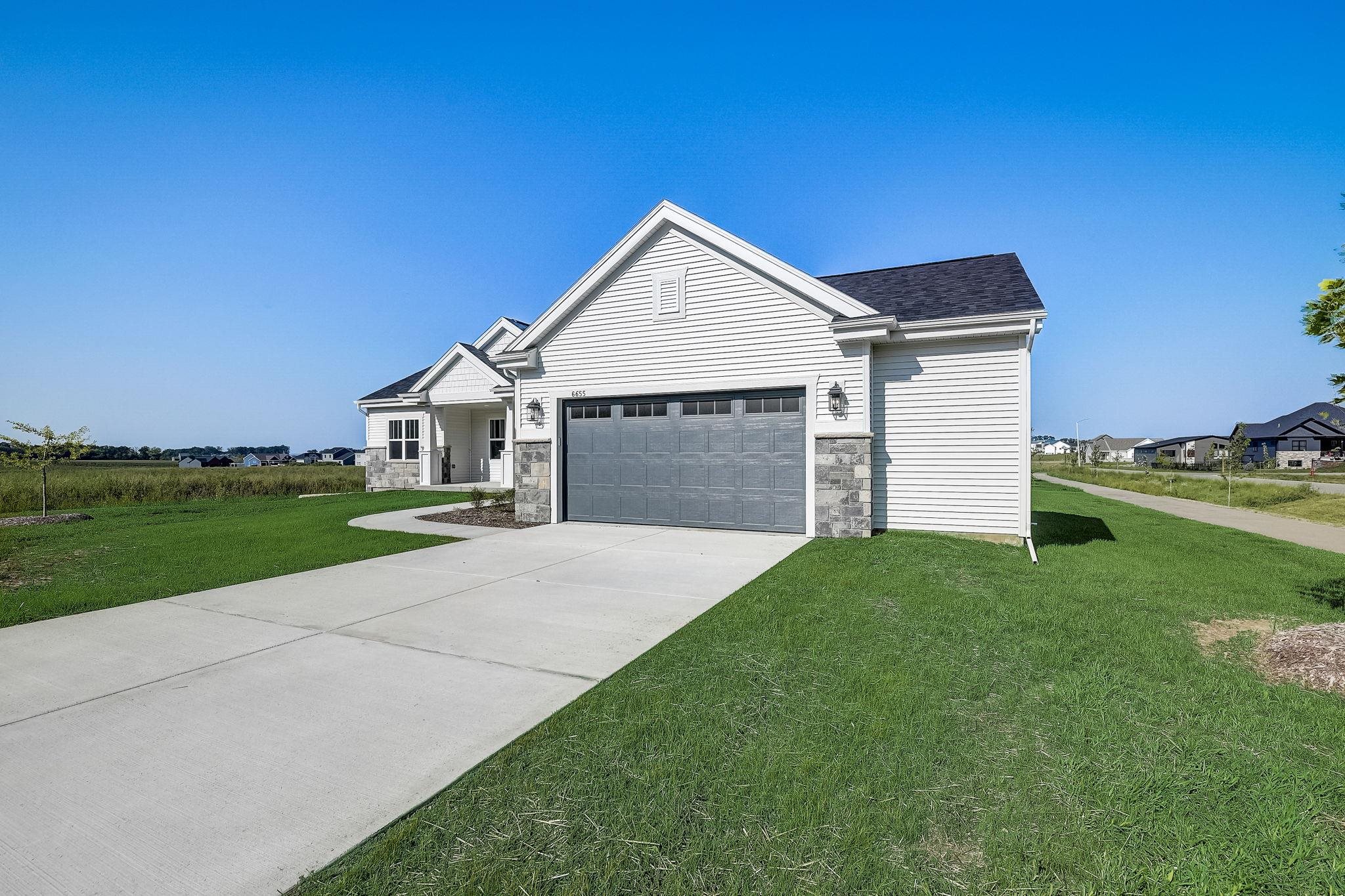 6655 Royal View Drive