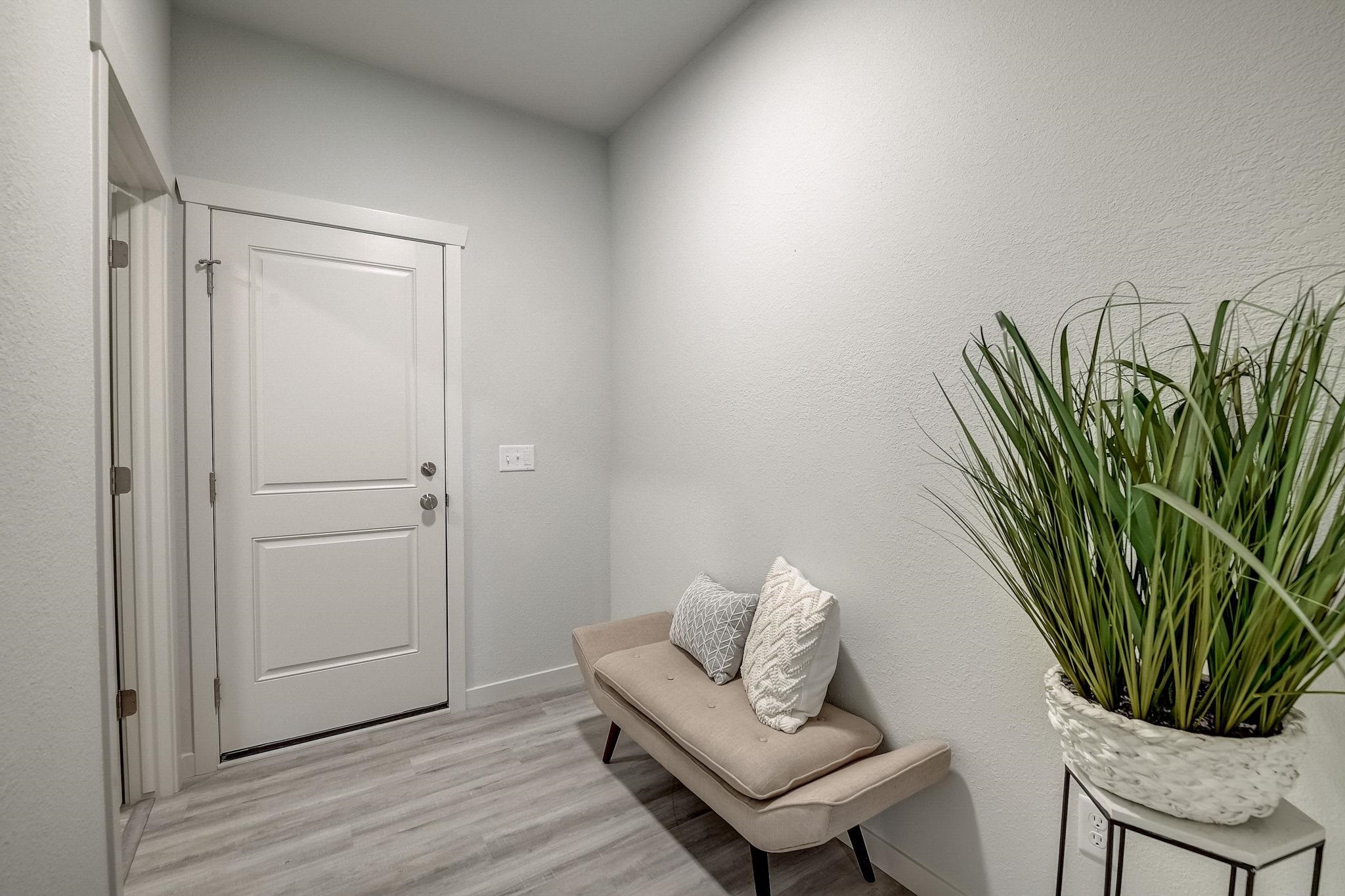 6655 Royal View Drive