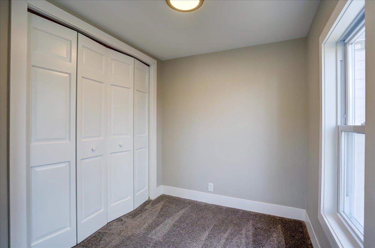 1607 Blue Mounds Street