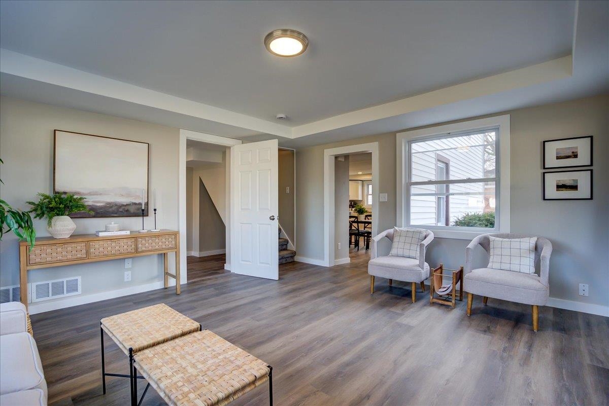 1607 Blue Mounds Street