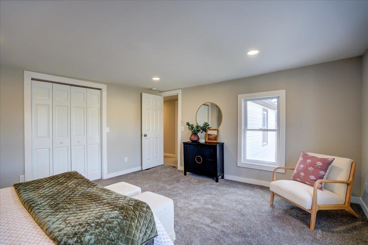 1607 Blue Mounds Street