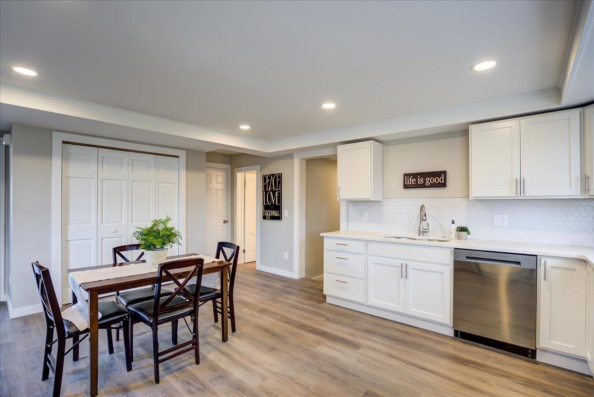 1607 Blue Mounds Street