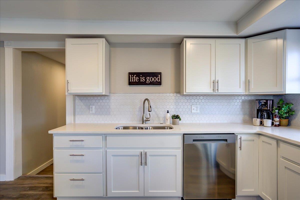 1607 Blue Mounds Street