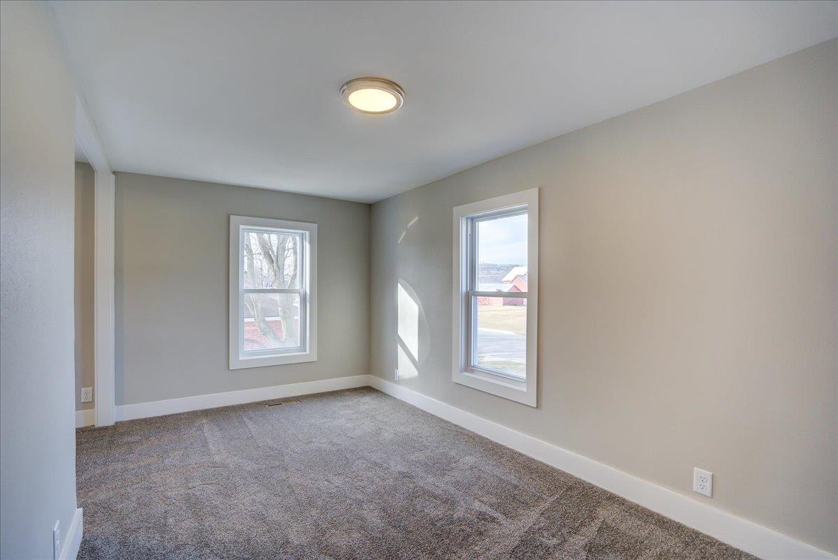 1607 Blue Mounds Street