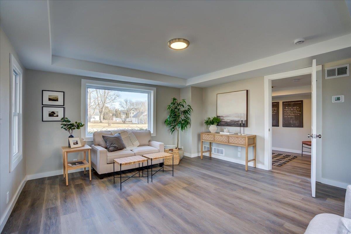 1607 Blue Mounds Street