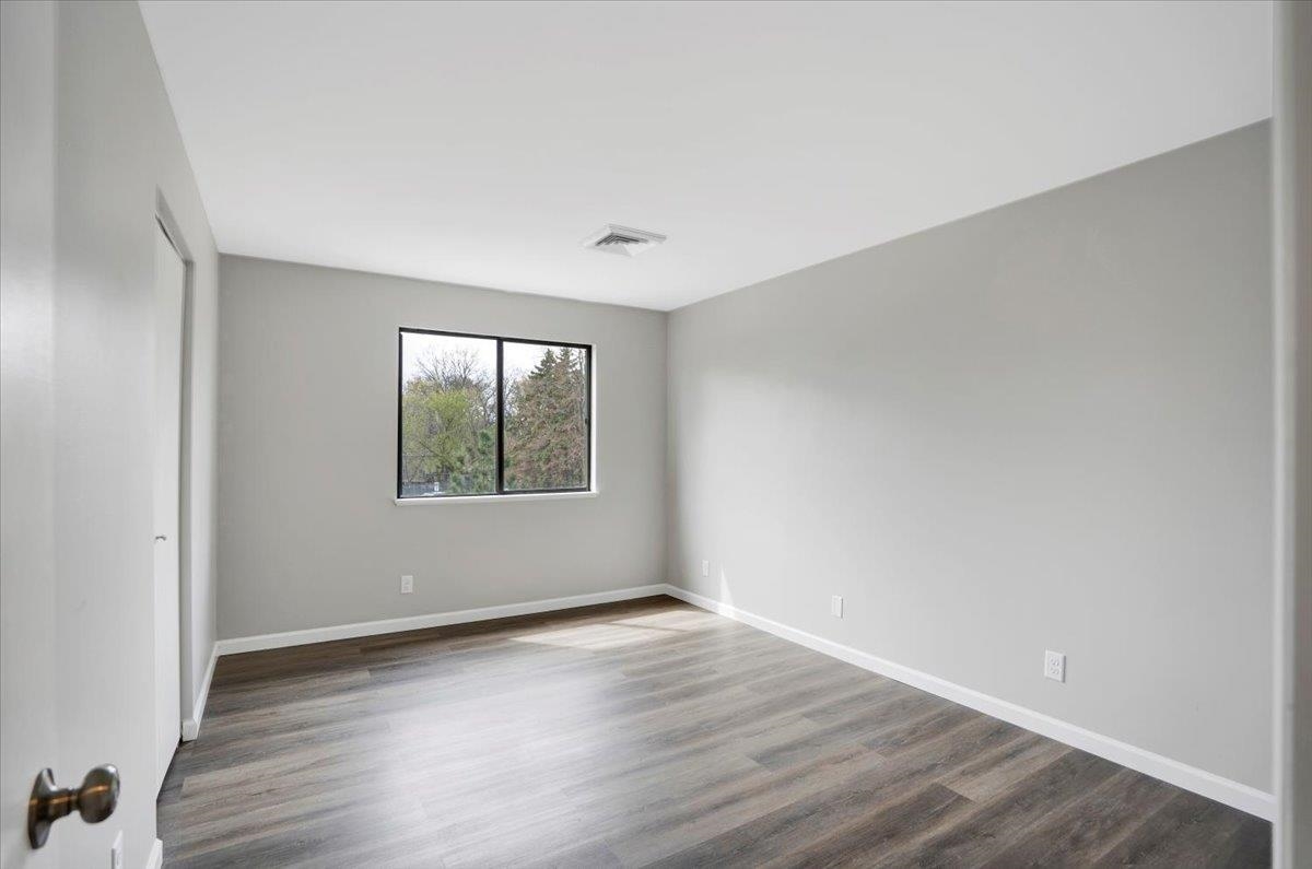 5554 Century Avenue 3