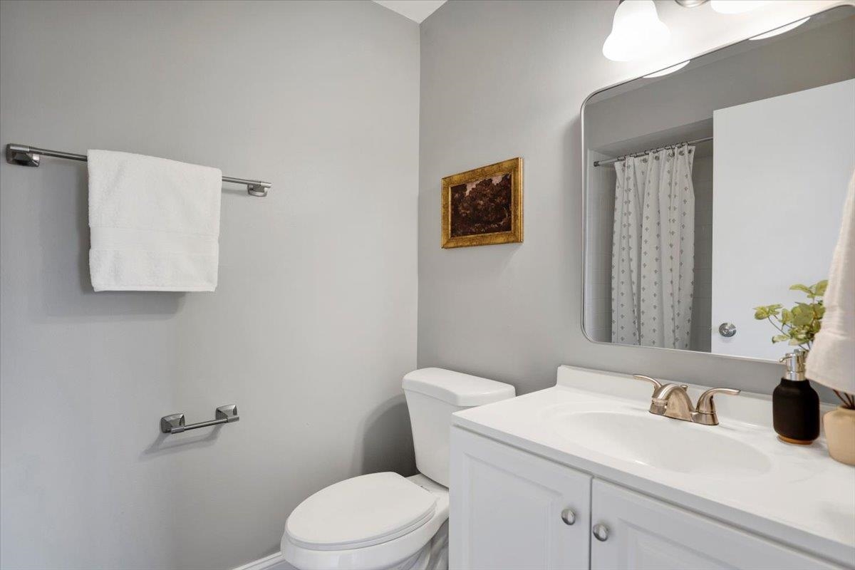 5554 Century Avenue 3