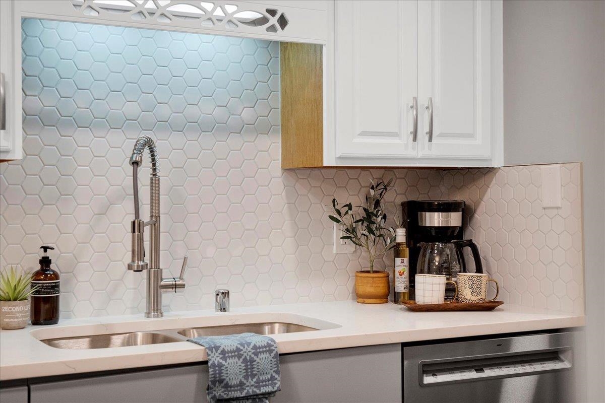 5554 Century Avenue 3