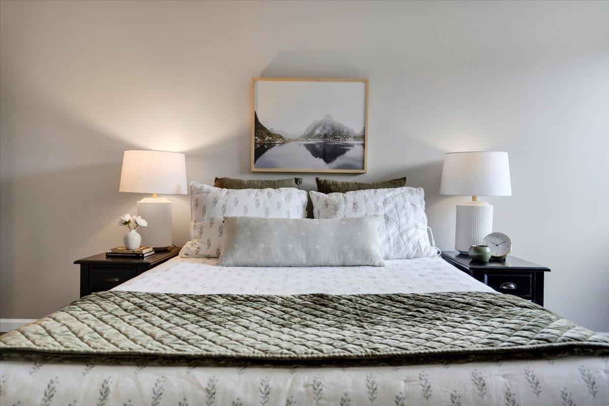 5554 Century Avenue 3