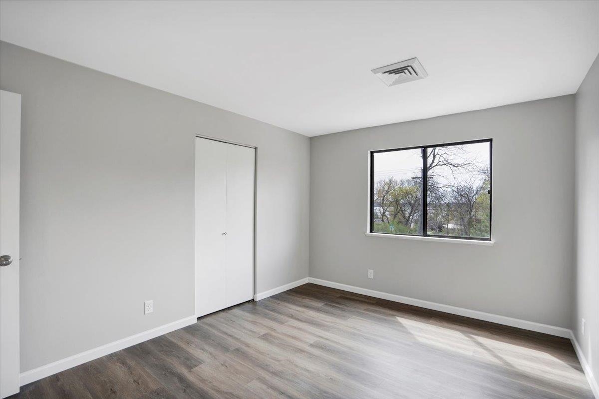 5554 Century Avenue 3