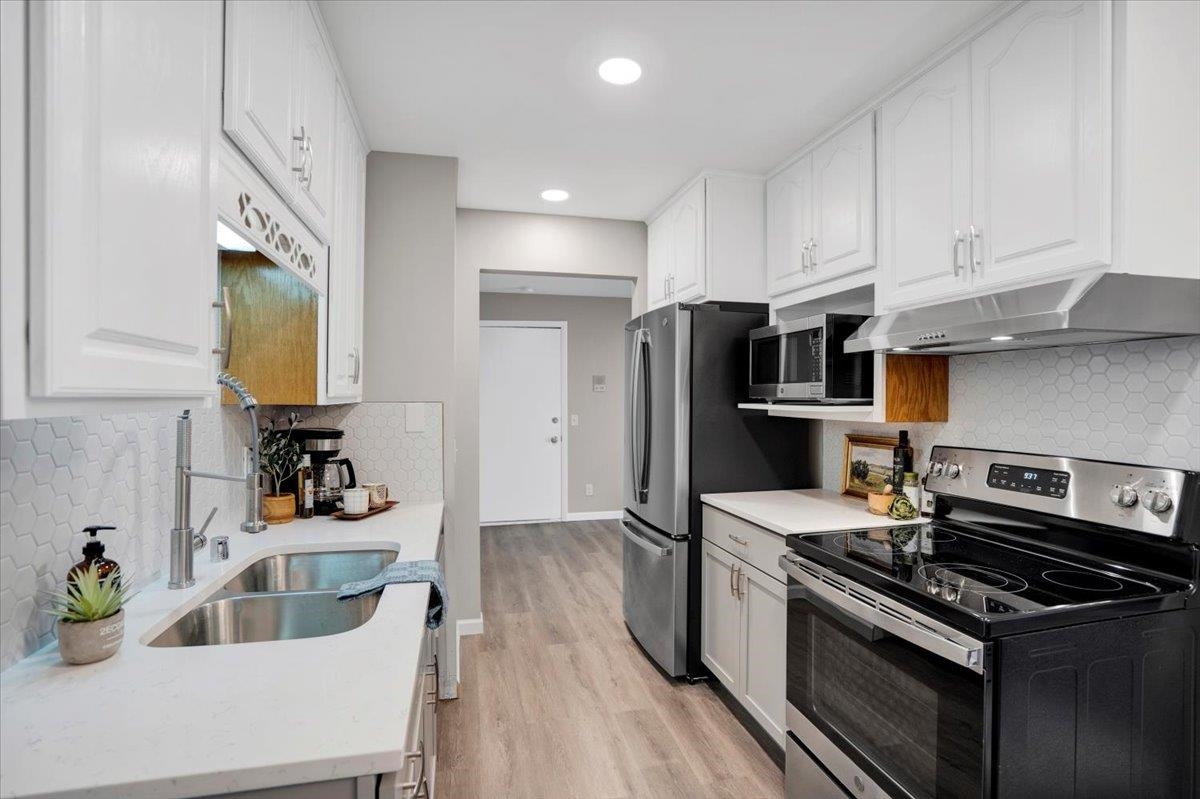 5554 Century Avenue 3