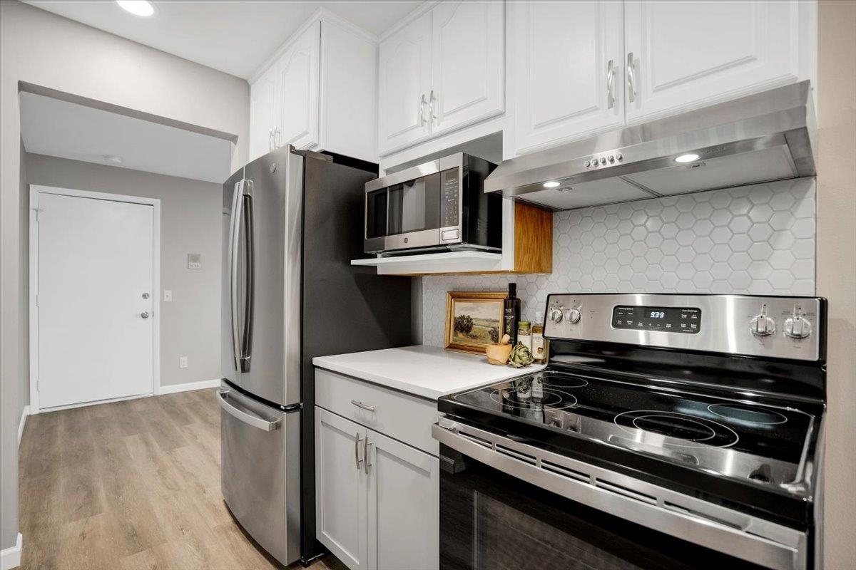 5554 Century Avenue 3