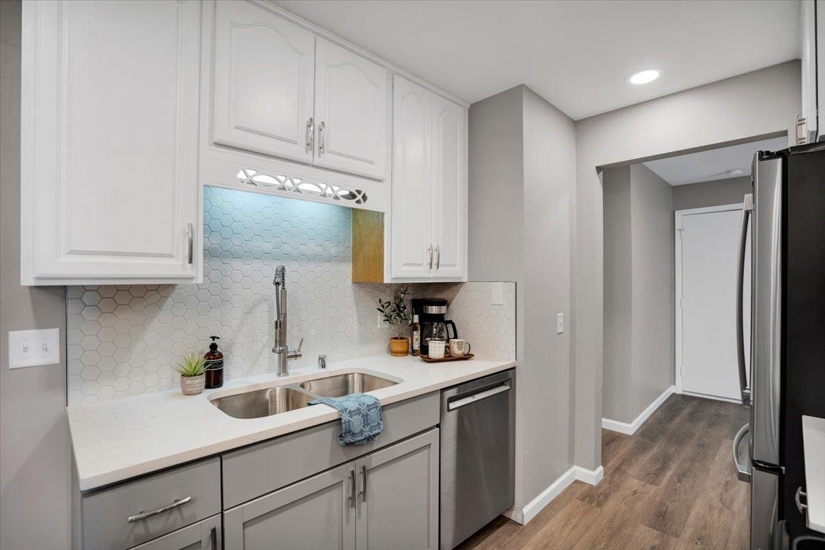 5554 Century Avenue 3