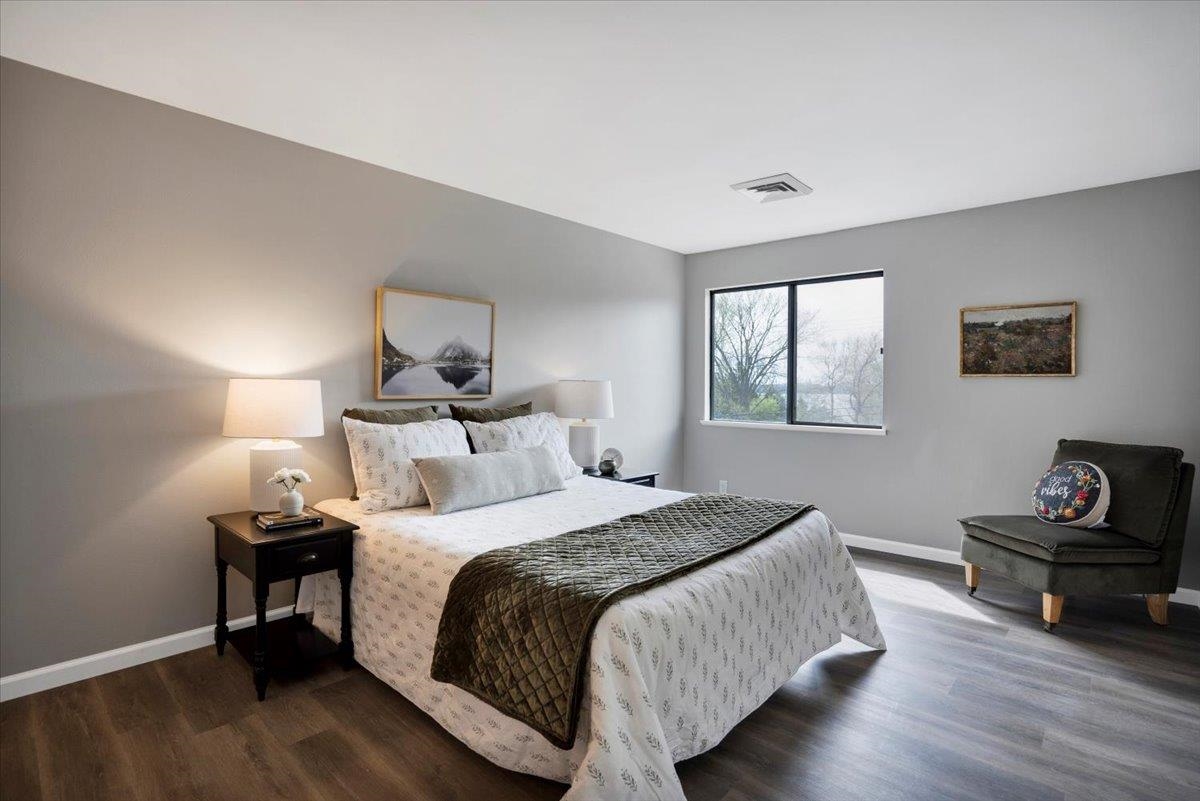 5554 Century Avenue 3