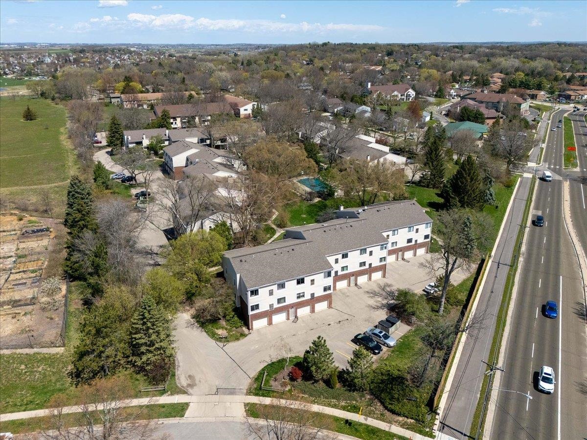 5554 Century Avenue 3