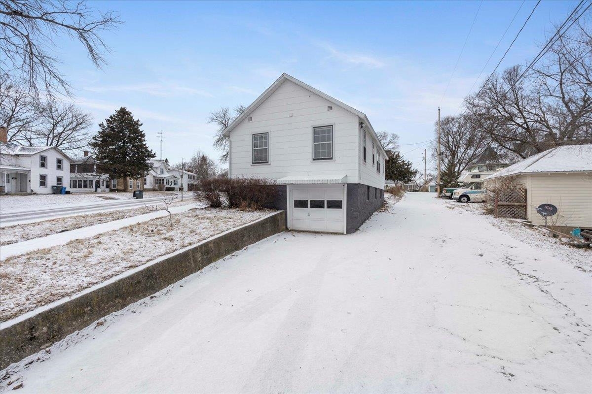 417 W Pleasant Street