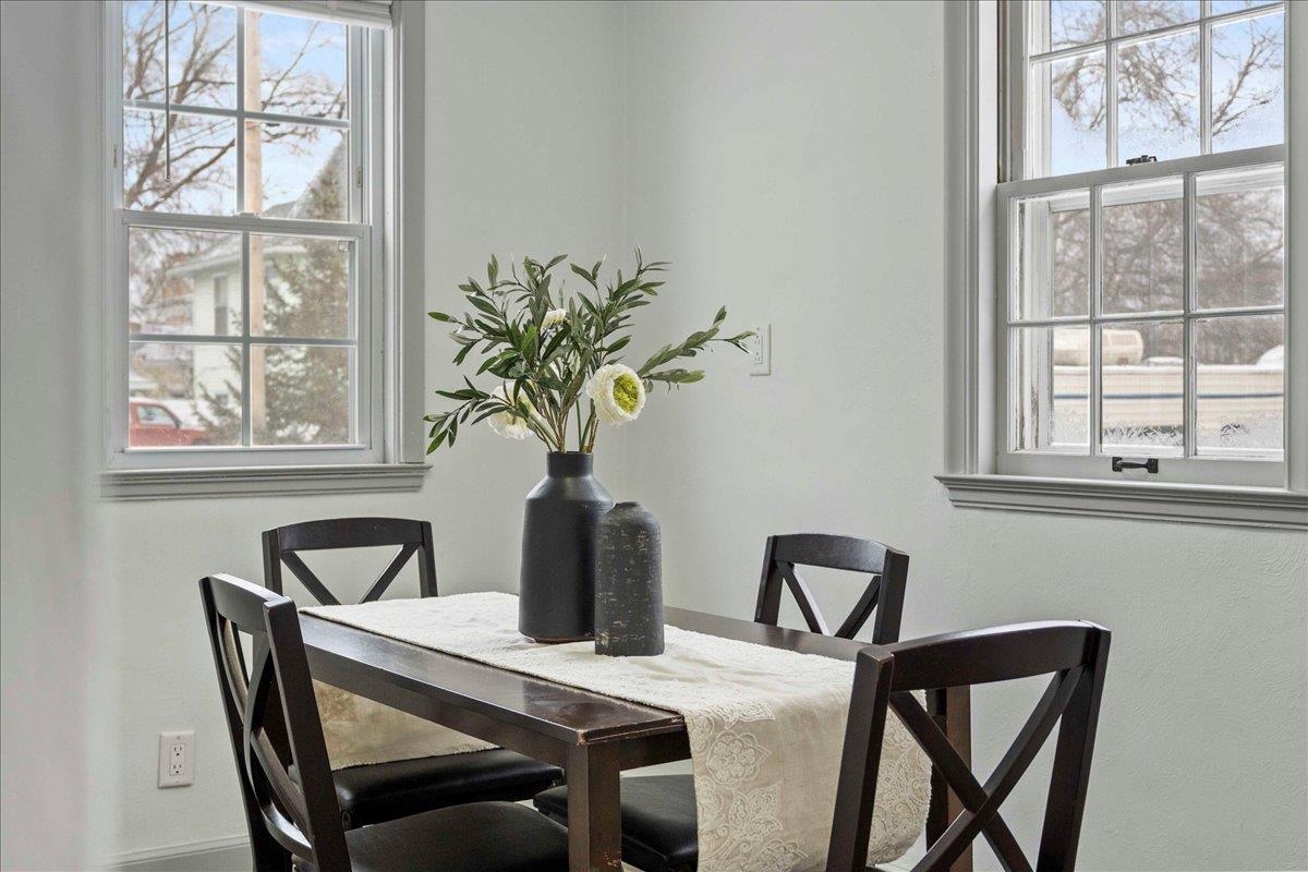 417 W Pleasant Street