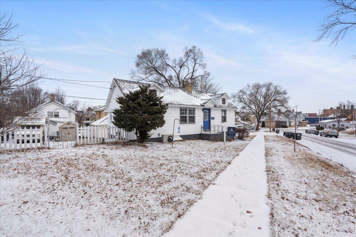 417 W Pleasant Street