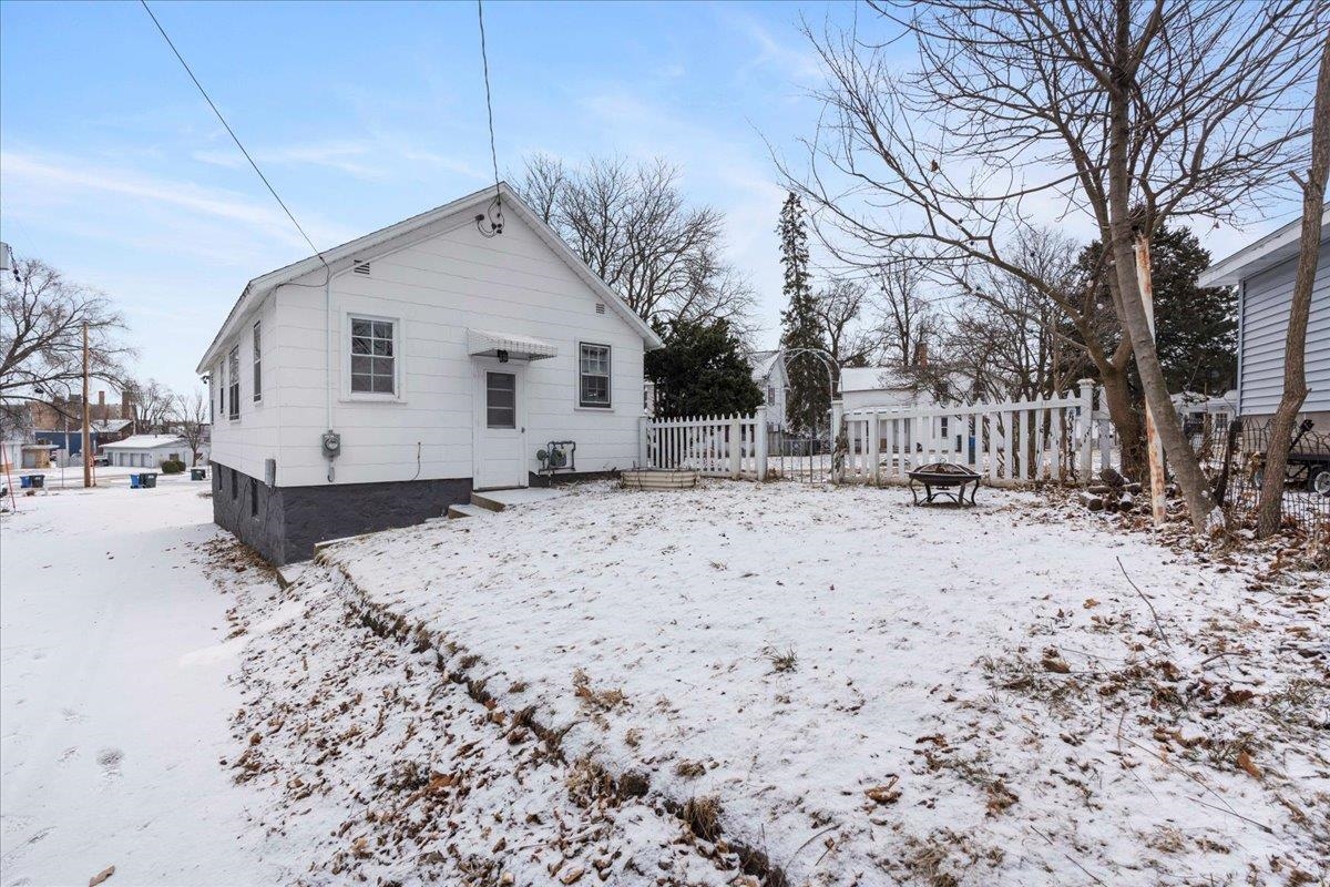 417 W Pleasant Street