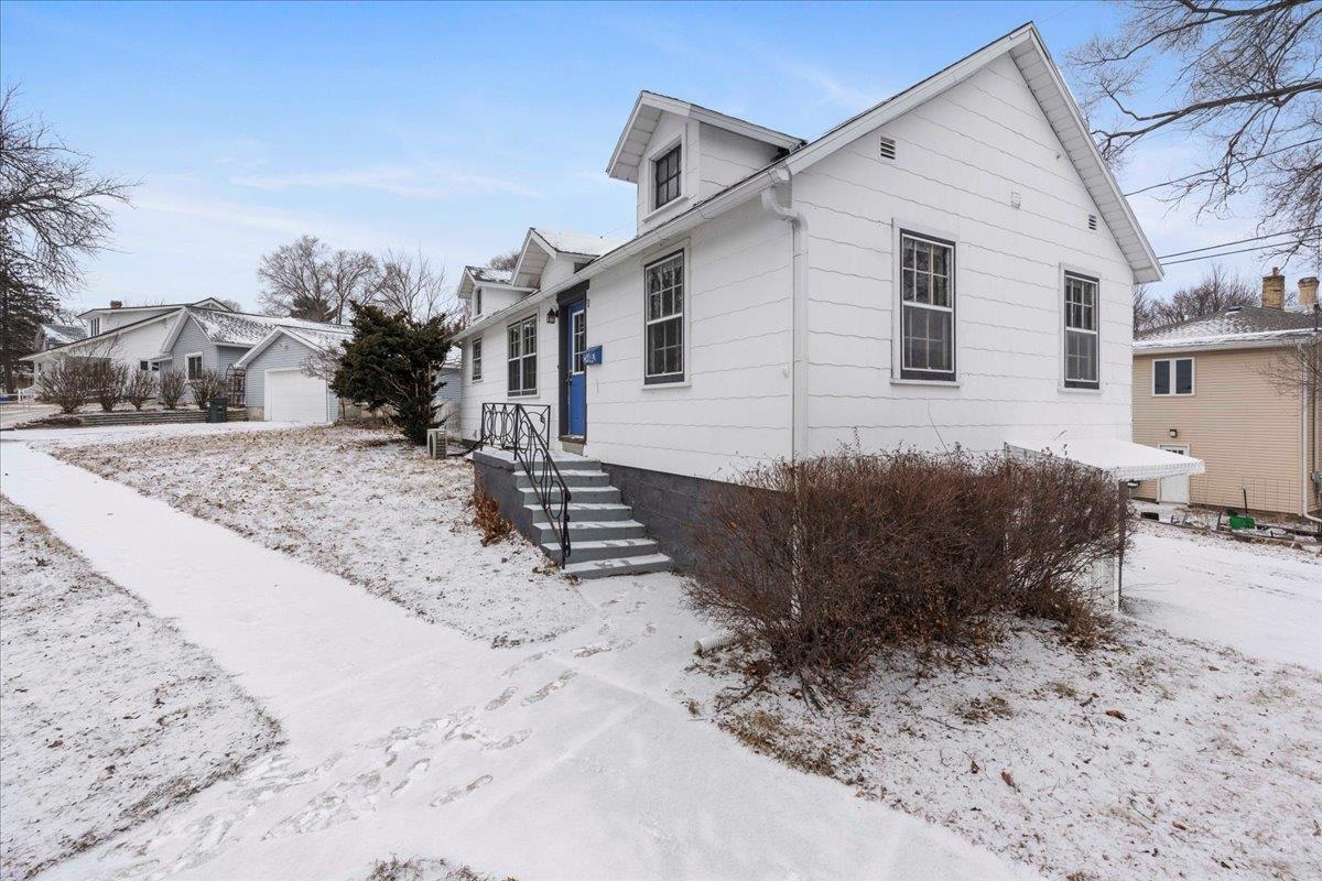 417 W Pleasant Street