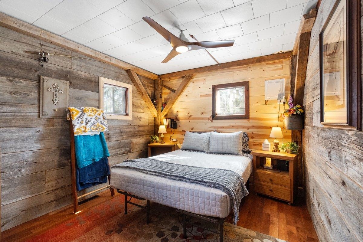 N6221 Long Lake Road