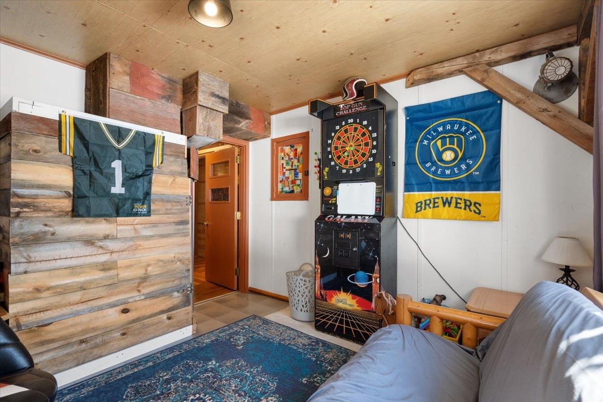 N6221 Long Lake Road