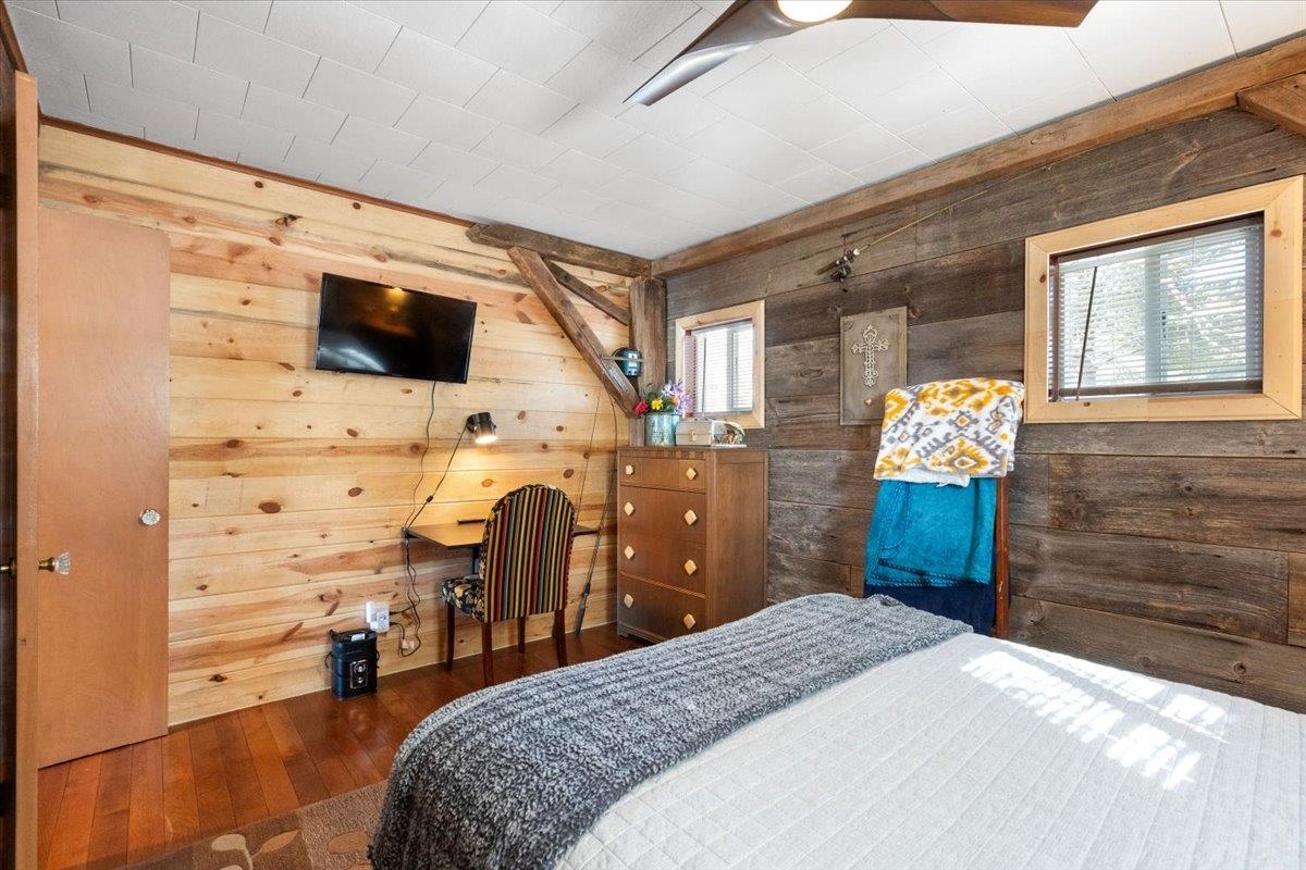 N6221 Long Lake Road